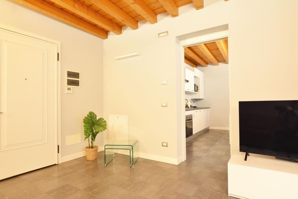 Dimora Leon Bianco - Eleganza E Centralita Apartment